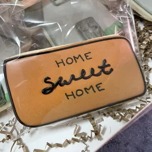 Welcome Home custom cookies.