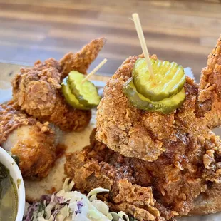 food, bbq wings, fried chicken wings, chicken wings and fried chicken, poultry, chicken wings, chicken, bbq chicken, fried chicken