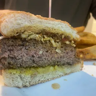 DELICIOUS BURGER