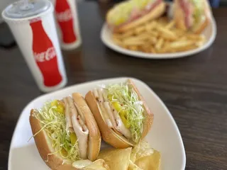 M & M Deli