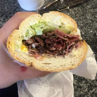 Best sammich in Sacramento County. Cute little hole in the wall right here in Rio Linda, CA. Clean place, kind staff and yummy food!