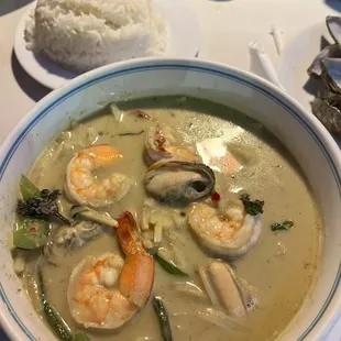 Free curry with shrimp