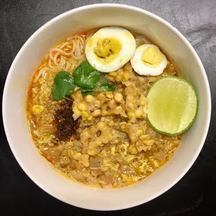 Monhinga ( Fish Chowder Noodle Soup )