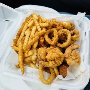 Shrimp &amp; calamari with seasoned fries! So goooood!