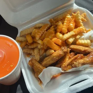 10 piece wing combo Mild/lemon pepper mix Orange Pineapple Mango drink. Tangy sauce on fries