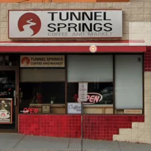 the entrance to tunnel springs coffee and market