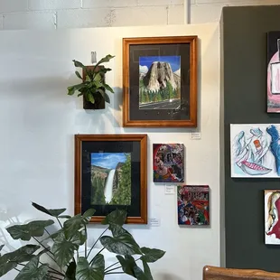 Lobby, drinks, seating