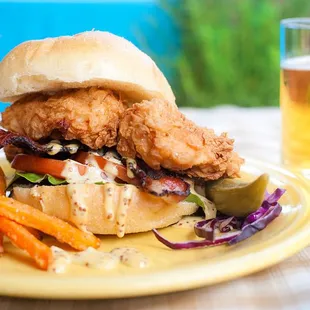 food, chicken wings and fried chicken