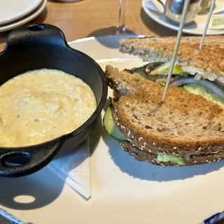 Stone-Ground Goat Cheese Grits (GF)