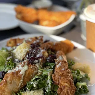 food, chicken wings and fried chicken