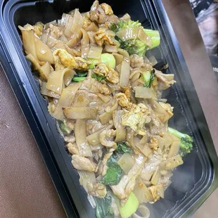 Soya Bean Sauce Noodle (Phad See Ew)