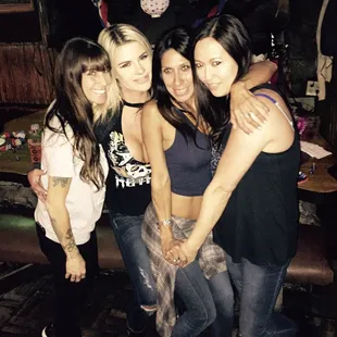 #turcscocktails#turcs#bartender#divebar#birthday#birthdaygirl#happybirthday#friends#fun#drinks#alcohol#sunsetbeach