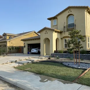 Front yard landscape re-design. Install by Turf-N-Tree. Design by J&amp;D Landscape Design