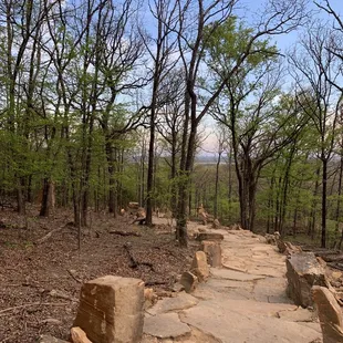 upper parking lot trail head leading to Stone staircase