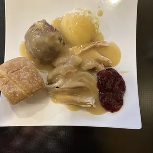 Winner, winner, turkey dinner! It's a family affair.