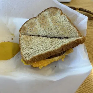 Breakfast sandwich