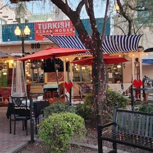 the outside of the restaurant