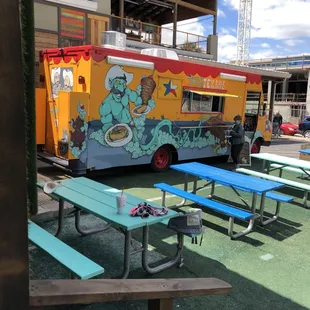 Tried this truck at The Yard in Fort Worth. It was good and interesting. I've never had a baked potato with so many ingredients.