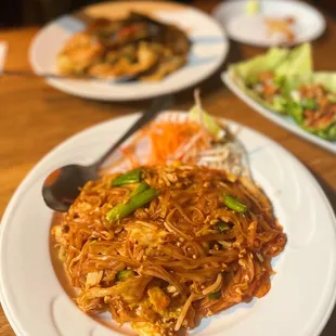 Pad Thai Noodles Chicken | Instagram: GaoGirlsGrubbin