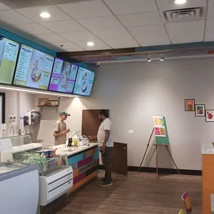 the inside of a fast food restaurant