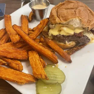 Bock burger with sweet potato fries