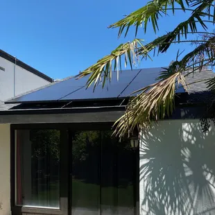 Robert recommended the black roof to match the back panels