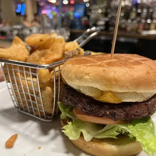 Build a Burger, with tasty fries