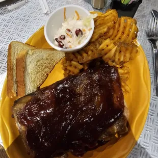 Full rack of ribs, Fallin off the bone!!