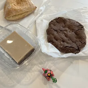 Mexican brownie, chocolate cookie, bread