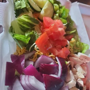 Side salad with veggies
