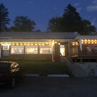 the outside of the restaurant