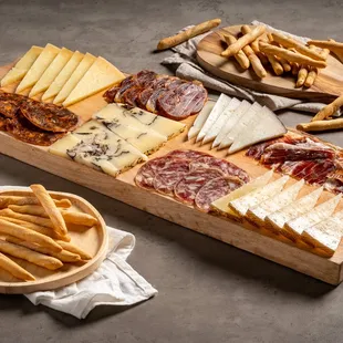 a platter of meat and cheeses