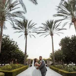 Photo by: Crystalina Idhe
Pictured: Bride &amp; groom