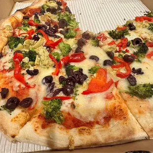 10&quot; Garden Mediterranean pizza