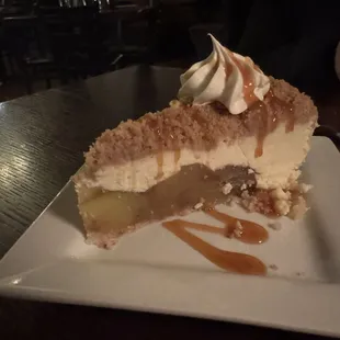 Cheesecake with apple