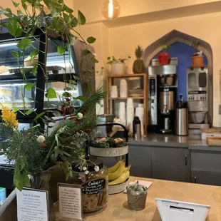 ramen and noodles, interior