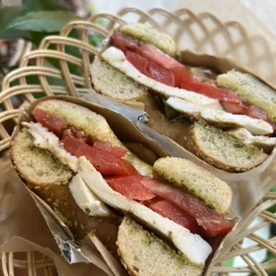 Caprese Bagel