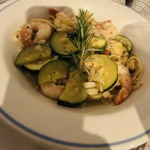 Good shrimp and zucchini linguine