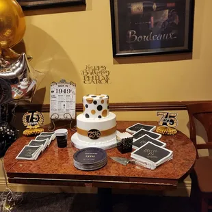 Cake table (cake provided by Freeds)