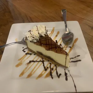 Caramel Pecan Cheesecake