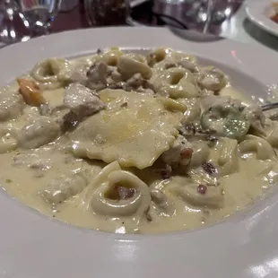 Alfredo with 3 types of pasta with chicken