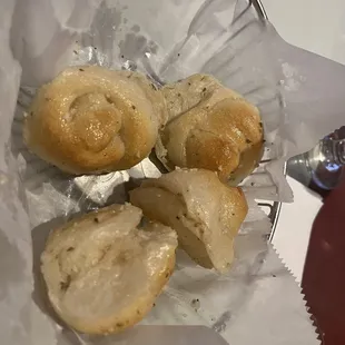 Garlic knots