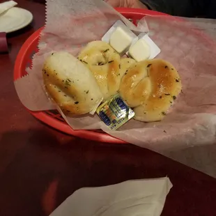 Garlic knots