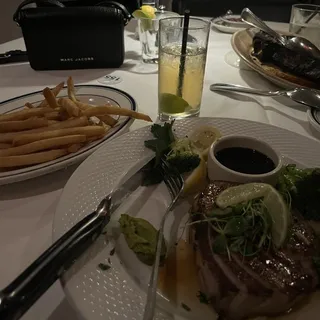 Grilled Yellowfin Tuna