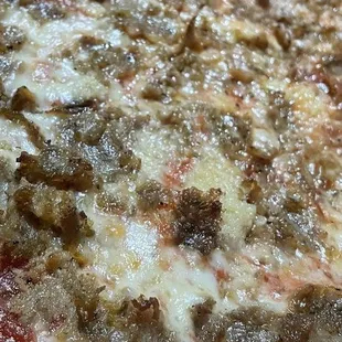 Sausage and garlic pizza