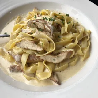 Fettuccine Alfredo with Grilled Chicken