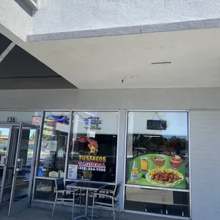 the outside of a restaurant