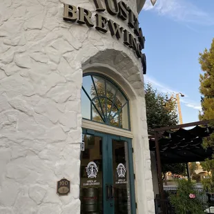 the entrance to tustin brewing