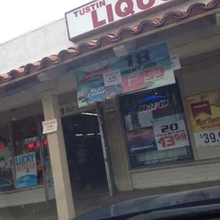 the front of a liquor store