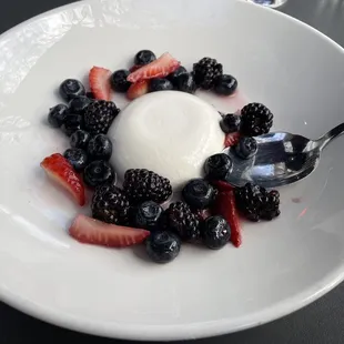 Panna cotta with berries